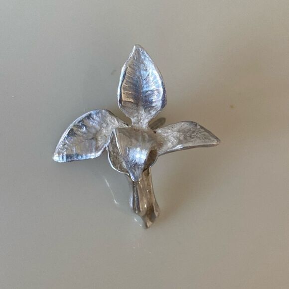 Signed SS trillium pin - Picture 1 of 4
